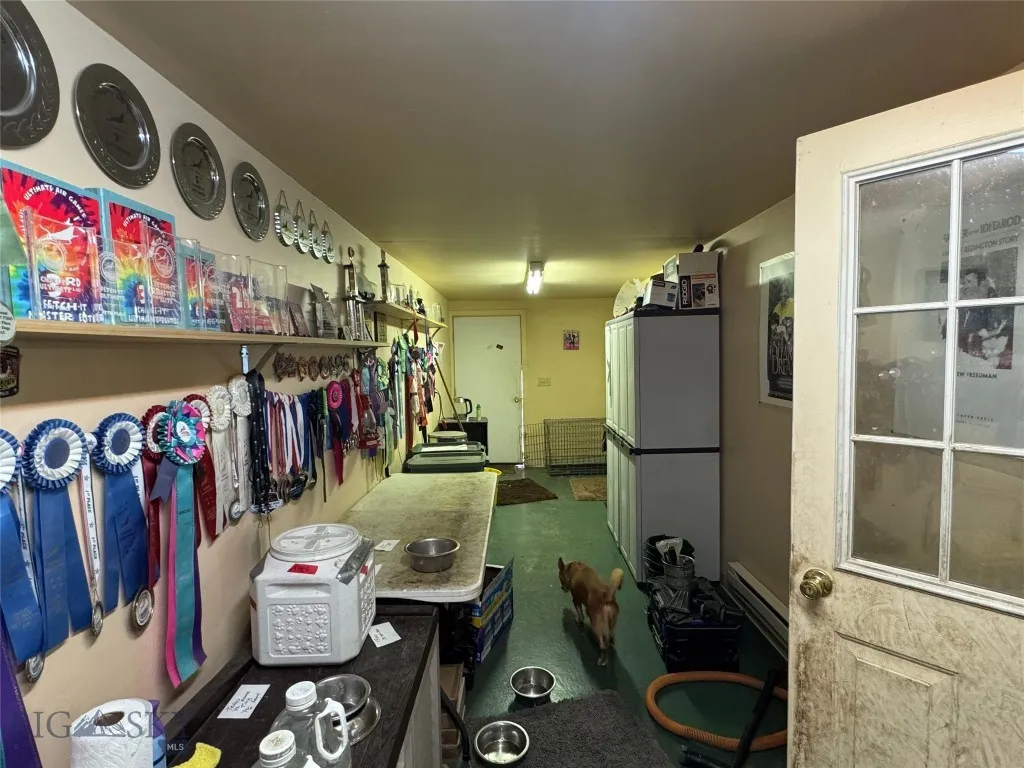 5 Muir Road E, Livingston, Montana 59715, Livingston, Montana 59715, 3 Bedrooms Bedrooms, ,2 BathroomsBathrooms,Residential,For Sale,5 Muir Road E, Livingston, Montana 59715,0,405798
