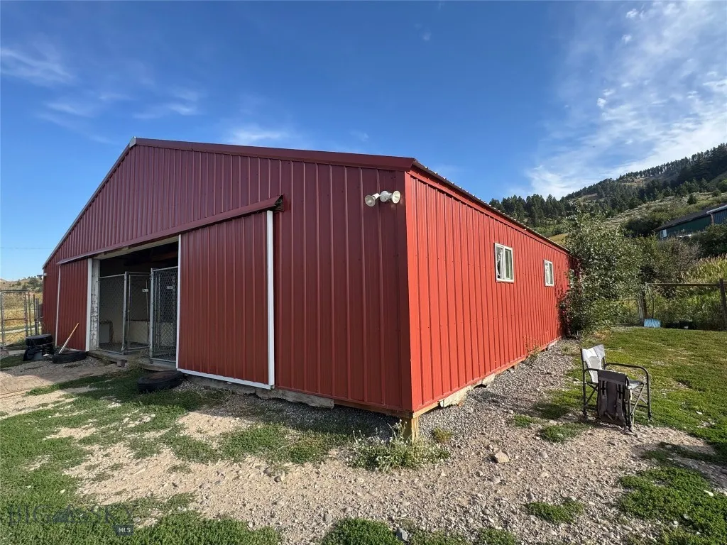 5 Muir Road E, Livingston, Montana 59715, Livingston, Montana 59715, 3 Bedrooms Bedrooms, ,2 BathroomsBathrooms,Residential,For Sale,5 Muir Road E, Livingston, Montana 59715,0,405798