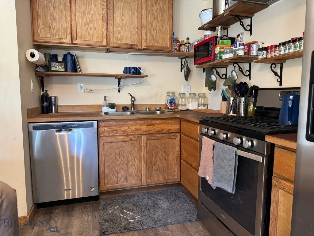 5 Muir Road E, Livingston, Montana 59715, Livingston, Montana 59715, 3 Bedrooms Bedrooms, ,2 BathroomsBathrooms,Residential,For Sale,5 Muir Road E, Livingston, Montana 59715,0,405798