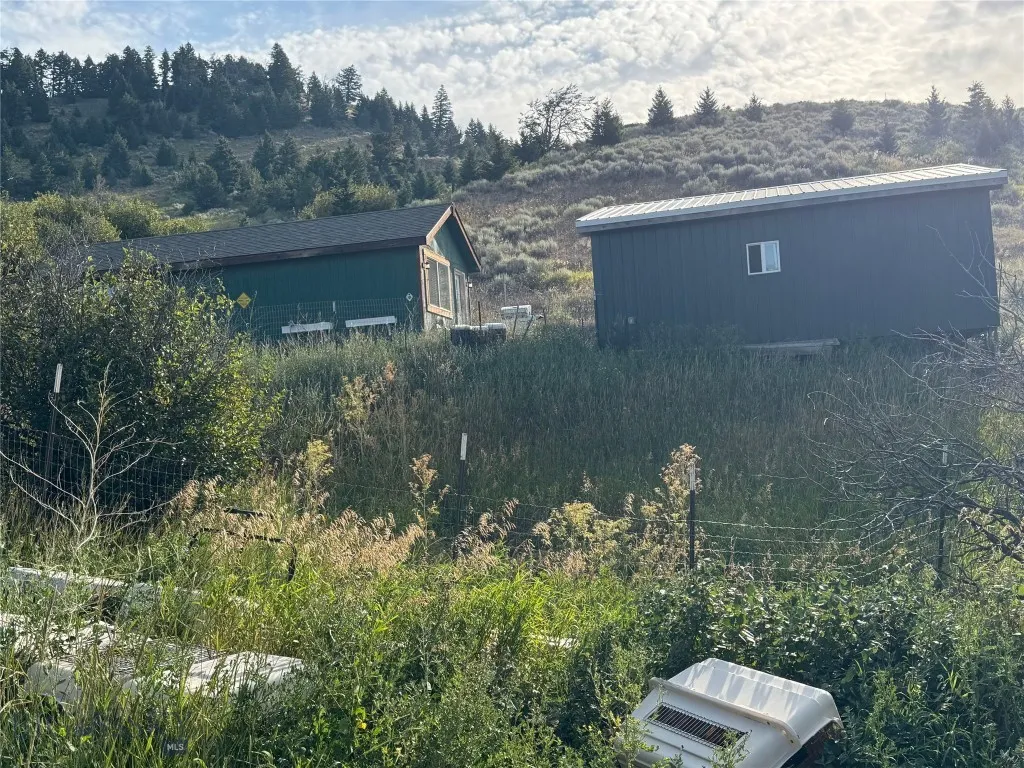 5 Muir Road E, Livingston, Montana 59715, Livingston, Montana 59715, 3 Bedrooms Bedrooms, ,2 BathroomsBathrooms,Residential,For Sale,5 Muir Road E, Livingston, Montana 59715,0,405798