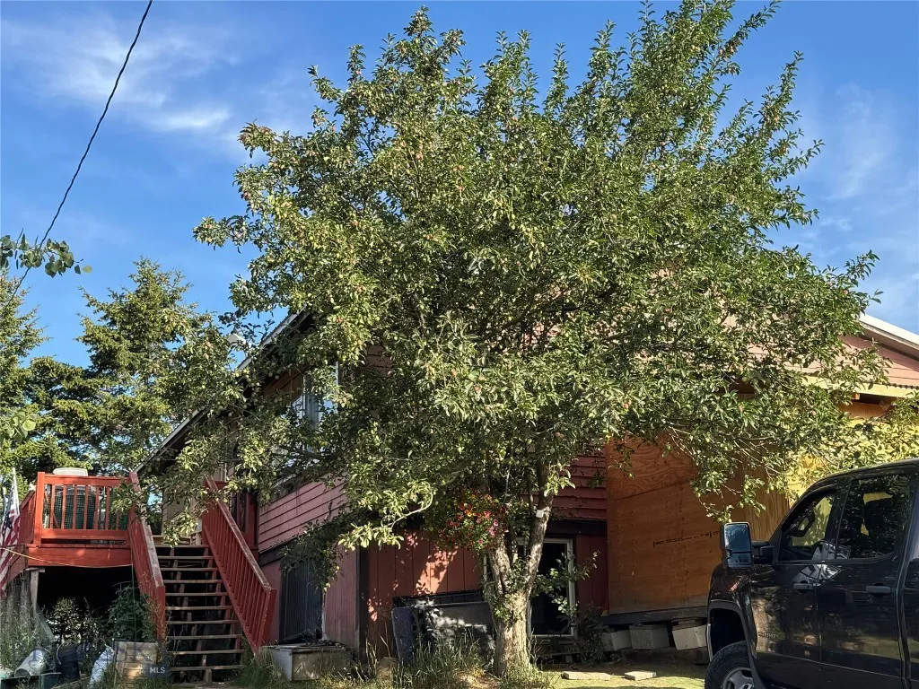 5 Muir Road E, Livingston, Montana 59715, Livingston, Montana 59715, 3 Bedrooms Bedrooms, ,2 BathroomsBathrooms,Residential,For Sale,5 Muir Road E, Livingston, Montana 59715,0,405798