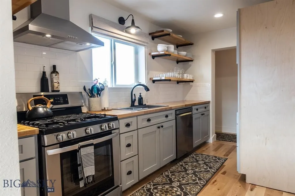 115 Minah, Butte, Montana 59701, Butte, Montana 59701, 1 Bedroom Bedrooms, ,1 BathroomBathrooms,Residential,For Sale,115 Minah, Butte, Montana 59701,0,405808