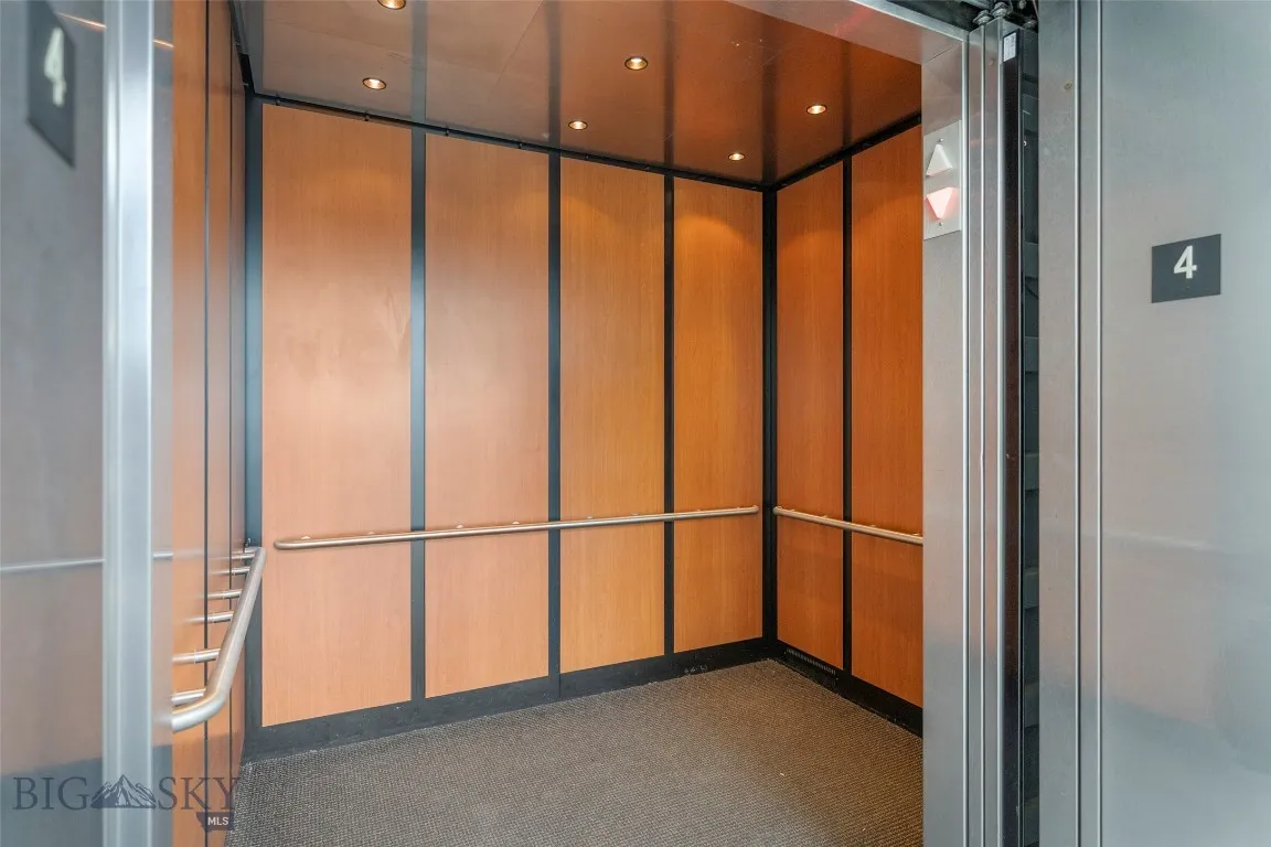 Building Elevator