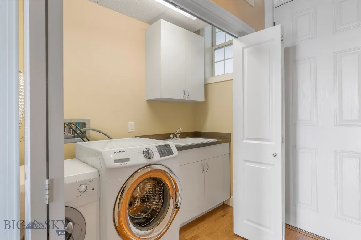 Utility sink in laundry alcove