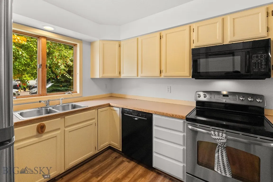 707 S 15th, Bozeman, Montana 59715, Bozeman, Montana 59715, 3 Bedrooms Bedrooms, ,2 BathroomsBathrooms,Residential,For Sale,707 S 15th, Bozeman, Montana 59715,0,405863