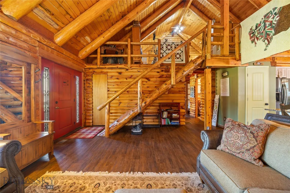 Entryway/living room
