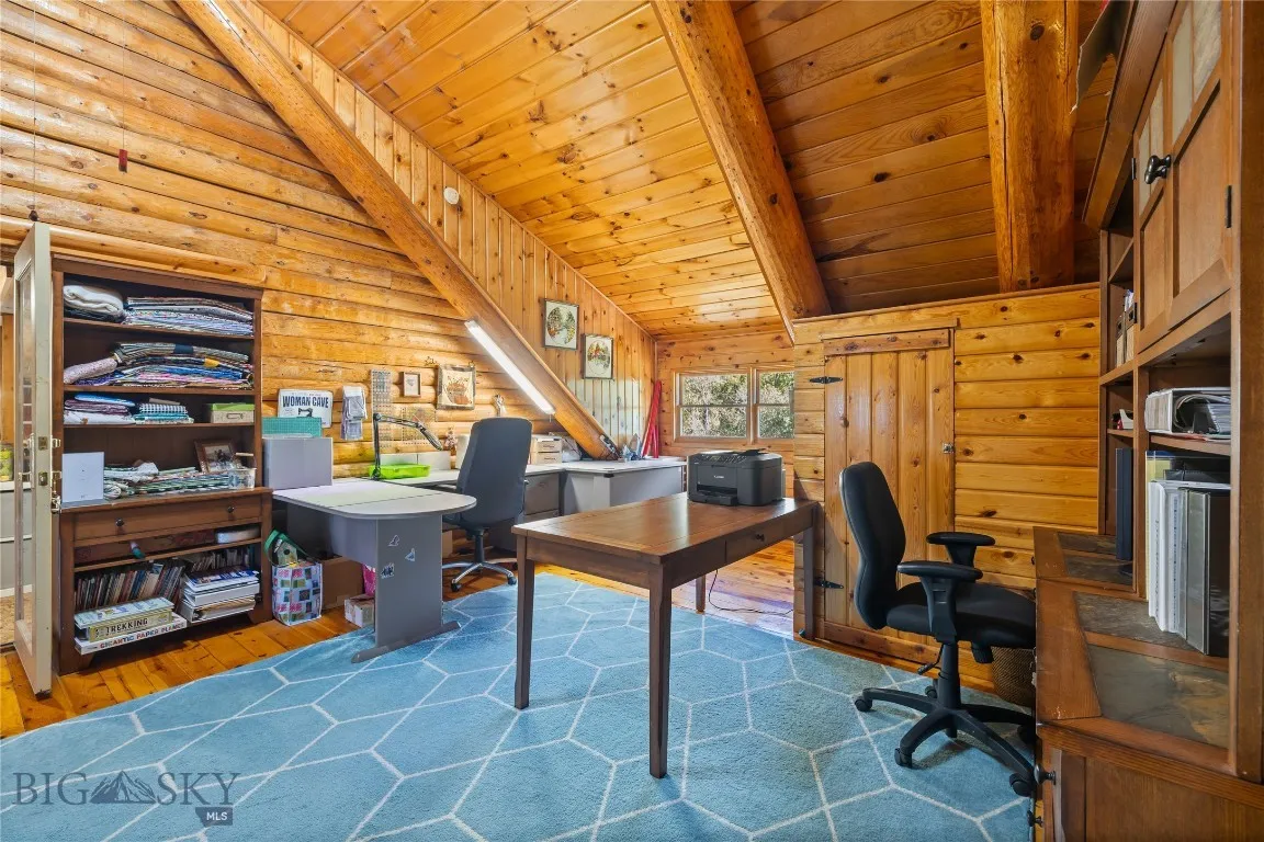 Loft area/office space