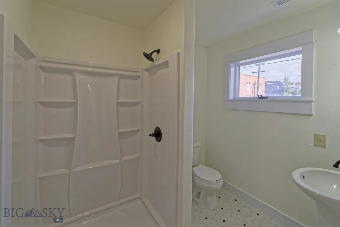 705 W Park Street, Butte, Montana 59701, Butte, Montana 59701, 4 Bedrooms Bedrooms, ,3 BathroomsBathrooms,Residential,For Sale,705 W Park Street, Butte, Montana 59701,0,405960