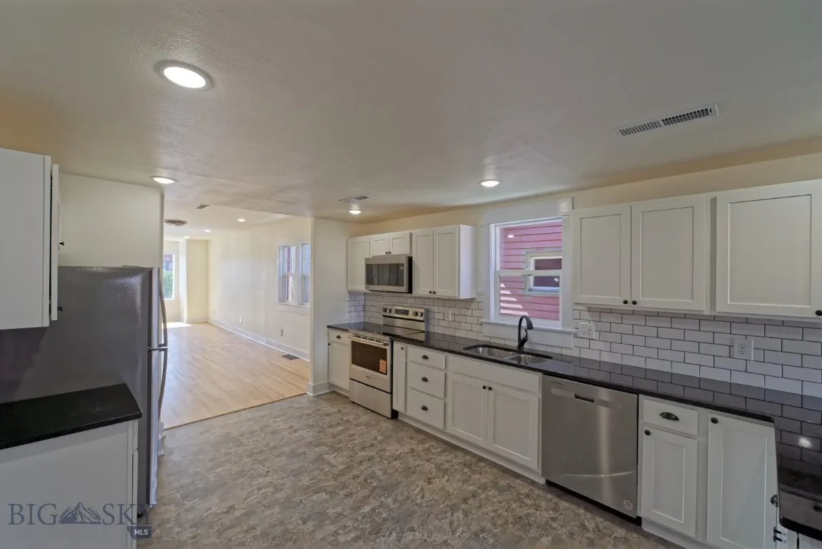 705 W Park Street, Butte, Montana 59701, Butte, Montana 59701, 4 Bedrooms Bedrooms, ,3 BathroomsBathrooms,Residential,For Sale,705 W Park Street, Butte, Montana 59701,0,405960