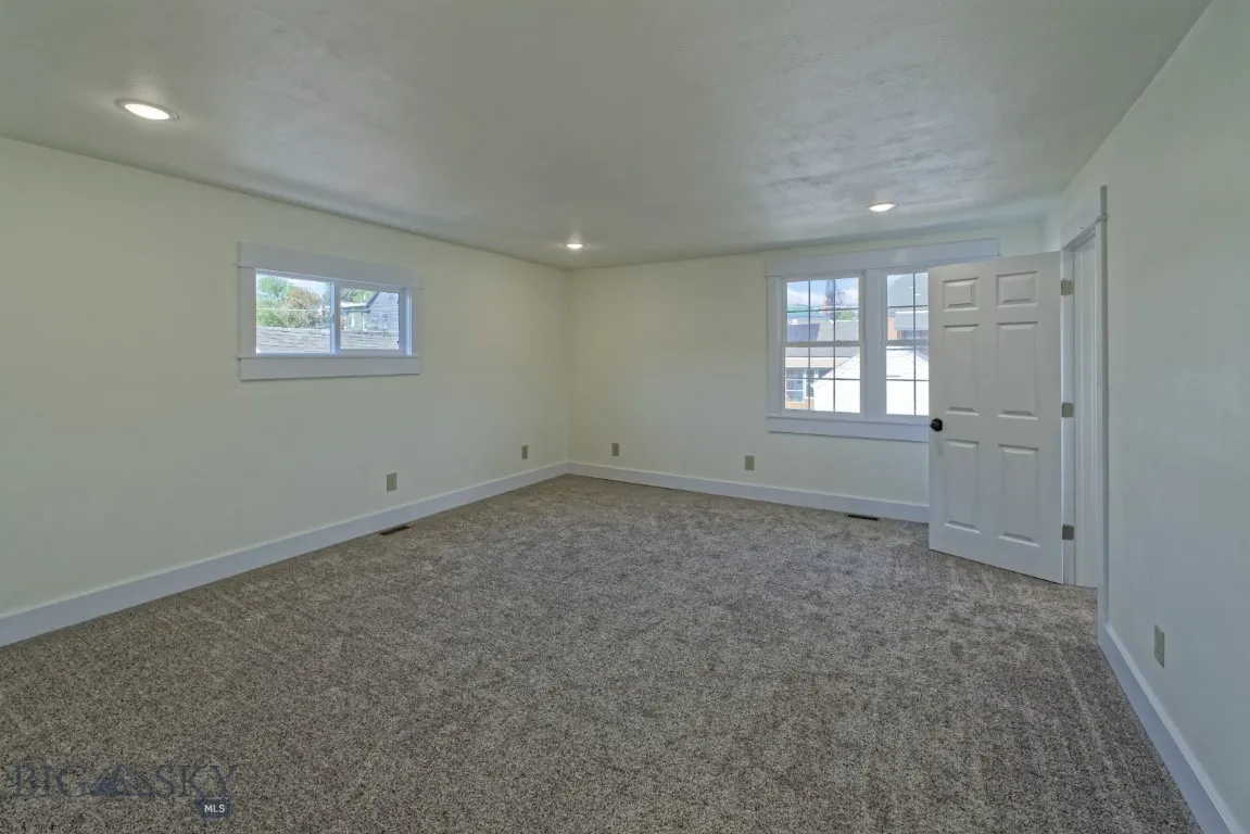 705 W Park Street, Butte, Montana 59701, Butte, Montana 59701, 4 Bedrooms Bedrooms, ,3 BathroomsBathrooms,Residential,For Sale,705 W Park Street, Butte, Montana 59701,0,405960