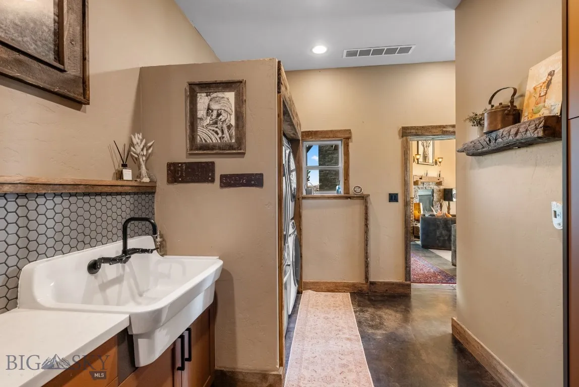 7447 Old Yellowstone Trail, Willow Creek, Montana, Willow Creek, Montana 59760, 4 Bedrooms Bedrooms, ,3 BathroomsBathrooms,Residential,For Sale,7447 Old Yellowstone Trail, Willow Creek, Montana ,0,405961
