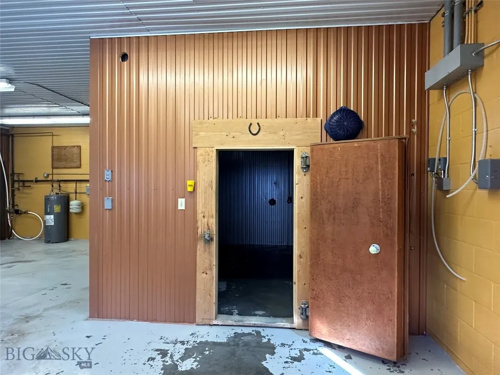 202 E Main Summit, White Sulphur Springs, Montana, White Sulphur Springs, Montana 59645, ,Commercial Sale,For Sale,202 E Main Summit, White Sulphur Springs, Montana ,0,406028