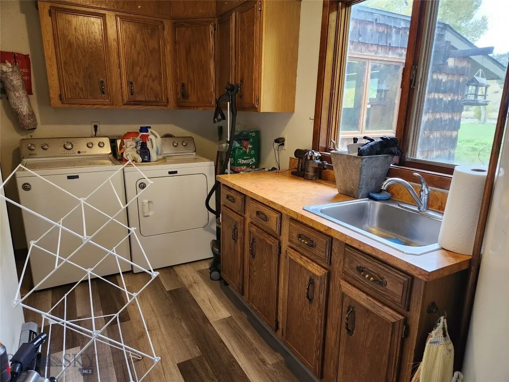 79 Meyers Rd, Columbus, Montana 59019, Columbus, Montana 59019, 3 Bedrooms Bedrooms, ,2 BathroomsBathrooms,Residential,For Sale,79 Meyers Rd, Columbus, Montana 59019,0,406127