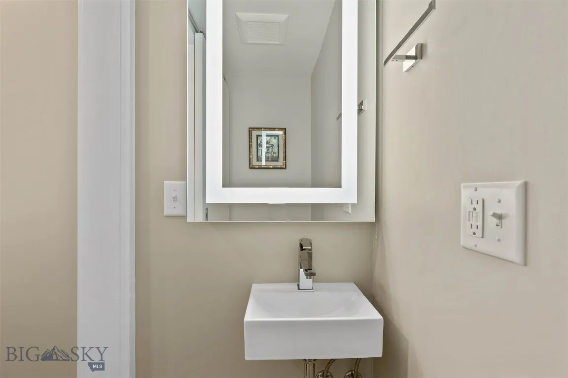 Powder room