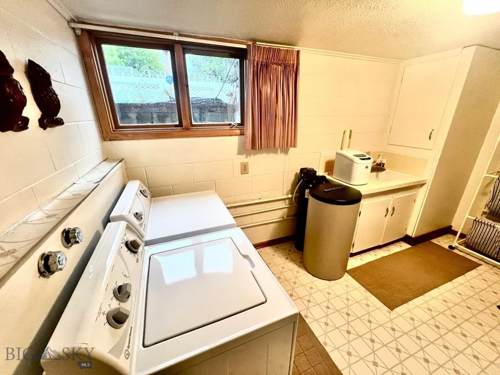 805 E Orr Street, Dillon, Montana 59725, Dillon, Montana 59725, 3 Bedrooms Bedrooms, ,2 BathroomsBathrooms,Residential,For Sale,805 E Orr Street, Dillon, Montana 59725,0,406051