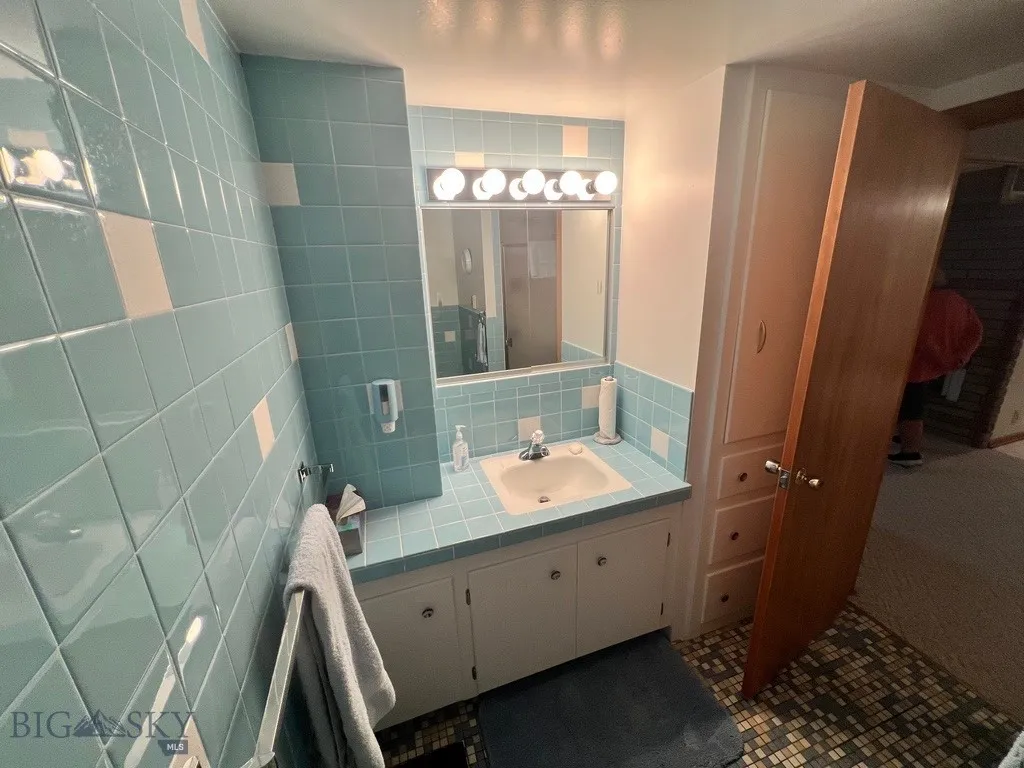 805 E Orr Street, Dillon, Montana 59725, Dillon, Montana 59725, 3 Bedrooms Bedrooms, ,2 BathroomsBathrooms,Residential,For Sale,805 E Orr Street, Dillon, Montana 59725,0,406051