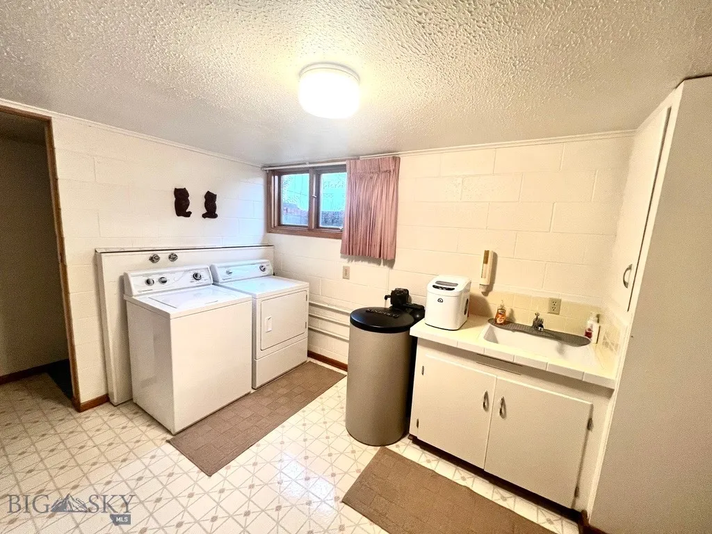 805 E Orr Street, Dillon, Montana 59725, Dillon, Montana 59725, 3 Bedrooms Bedrooms, ,2 BathroomsBathrooms,Residential,For Sale,805 E Orr Street, Dillon, Montana 59725,0,406051