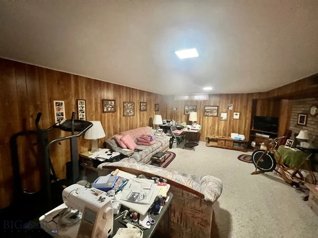 805 E Orr Street, Dillon, Montana 59725, Dillon, Montana 59725, 3 Bedrooms Bedrooms, ,2 BathroomsBathrooms,Residential,For Sale,805 E Orr Street, Dillon, Montana 59725,0,406051