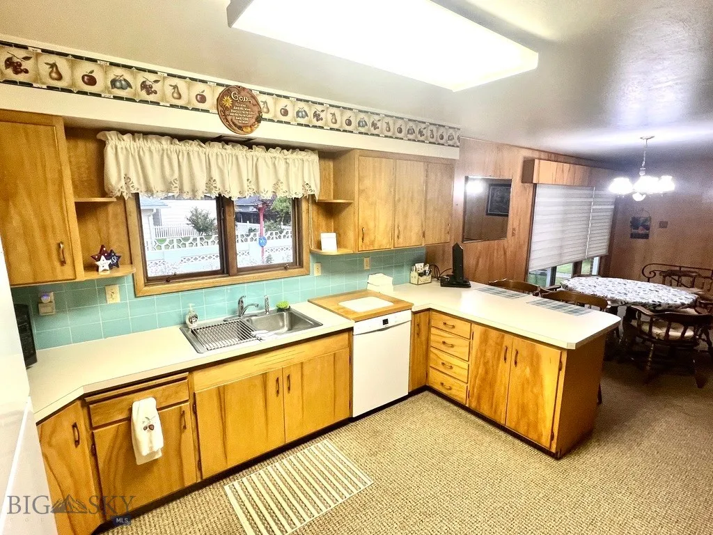805 E Orr Street, Dillon, Montana 59725, Dillon, Montana 59725, 3 Bedrooms Bedrooms, ,2 BathroomsBathrooms,Residential,For Sale,805 E Orr Street, Dillon, Montana 59725,0,406051