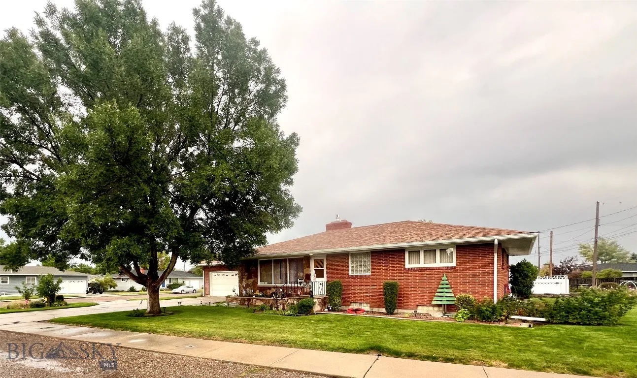 805 E Orr Street, Dillon, Montana 59725, Dillon, Montana 59725, 3 Bedrooms Bedrooms, ,2 BathroomsBathrooms,Residential,For Sale,805 E Orr Street, Dillon, Montana 59725,0,406051