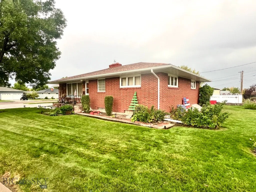 805 E Orr Street, Dillon, Montana 59725, Dillon, Montana 59725, 3 Bedrooms Bedrooms, ,2 BathroomsBathrooms,Residential,For Sale,805 E Orr Street, Dillon, Montana 59725,0,406051