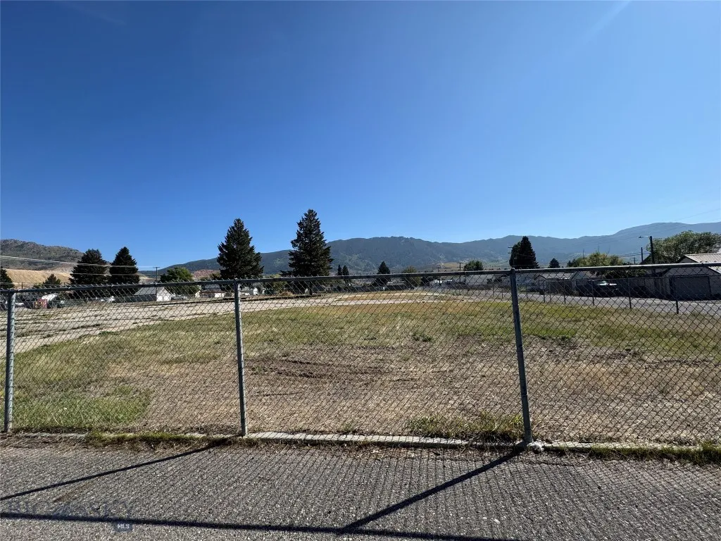 2400 Silver Bow Street, Butte, Montana 59701, Butte, Montana 59701, ,Land,For Sale,2400 Silver Bow Street, Butte, Montana 59701,0,406168