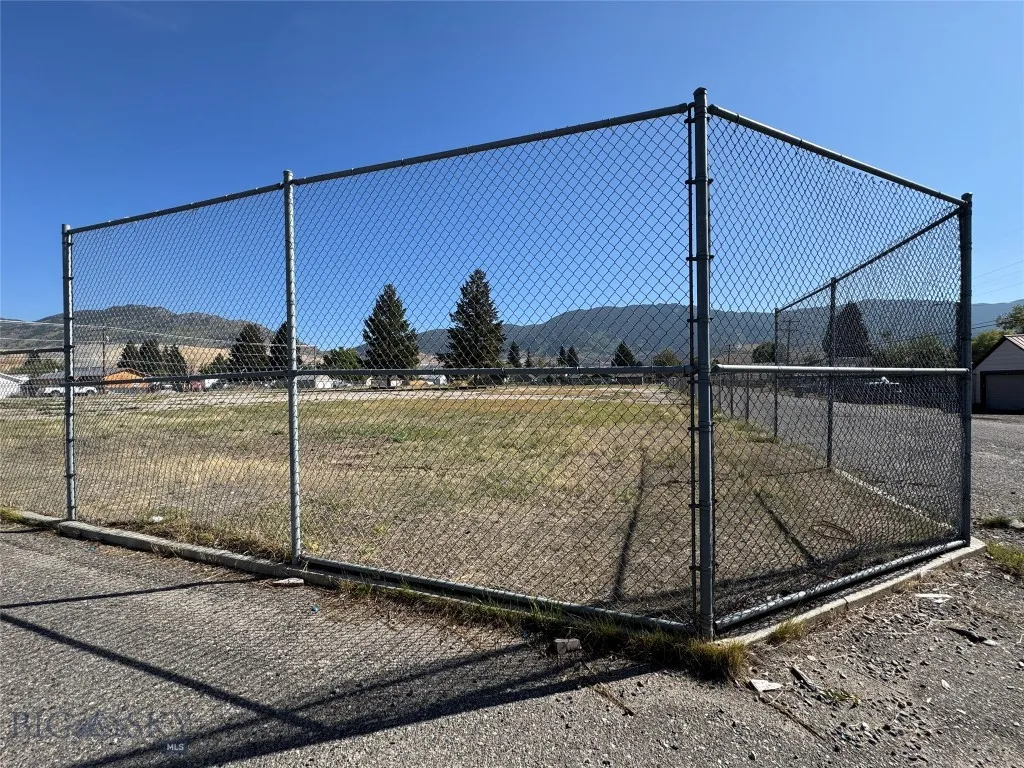2400 Silver Bow Street, Butte, Montana 59701, Butte, Montana 59701, ,Land,For Sale,2400 Silver Bow Street, Butte, Montana 59701,0,406168