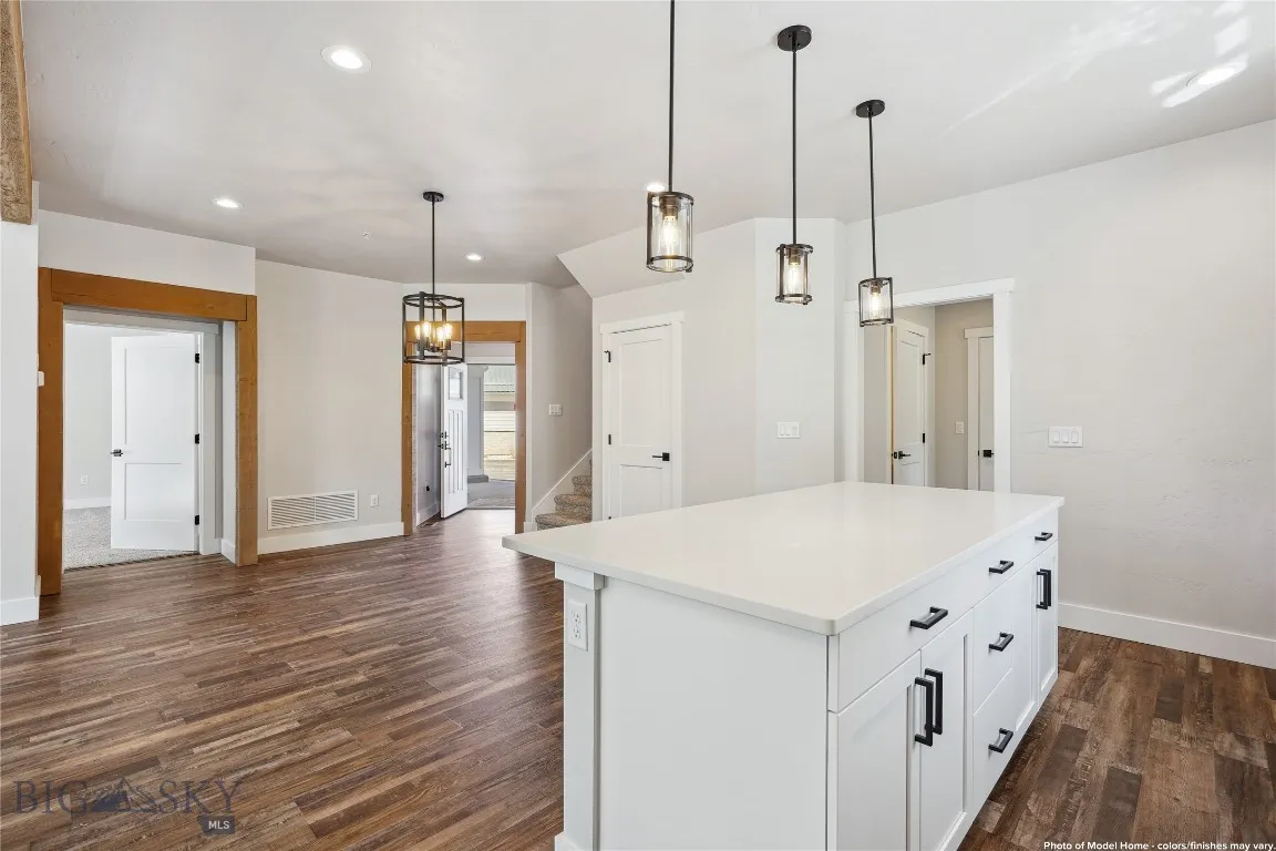 Kitchen/Dining Room View - Photo of like Home