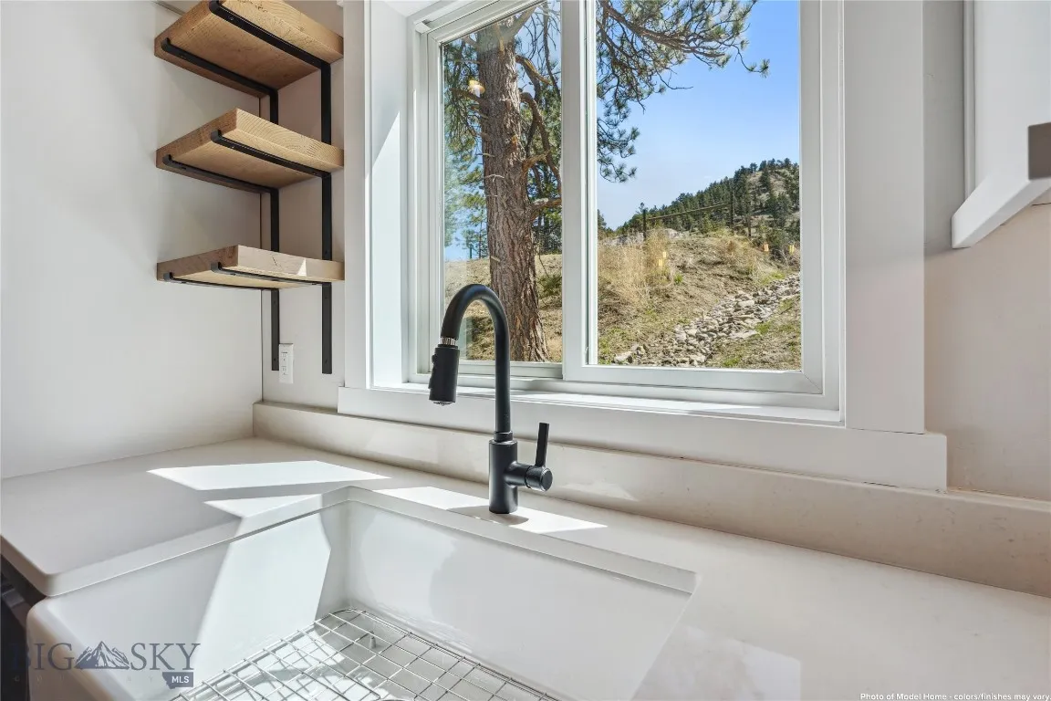 Sink/Kitchen Window - Photo of like Home