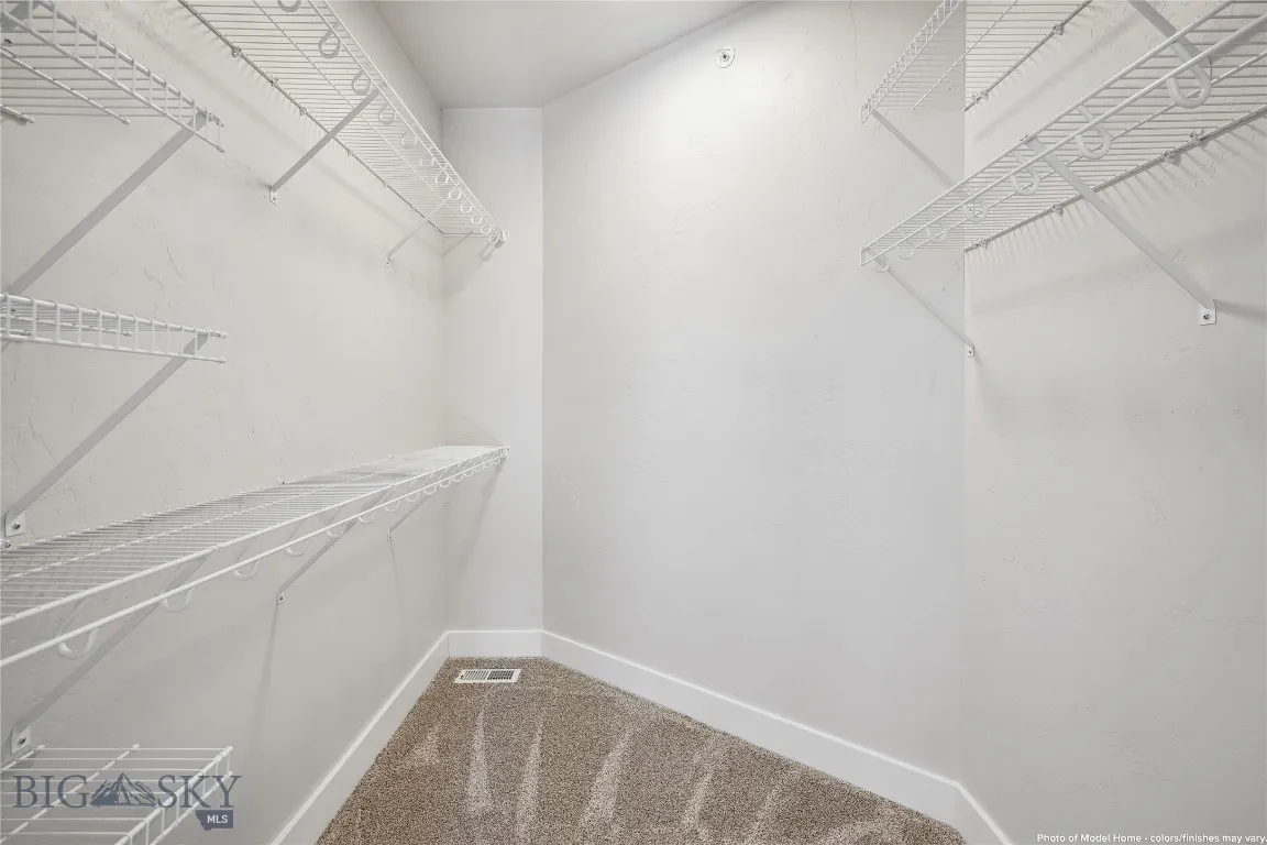 Primary Closet - Photo of like Home