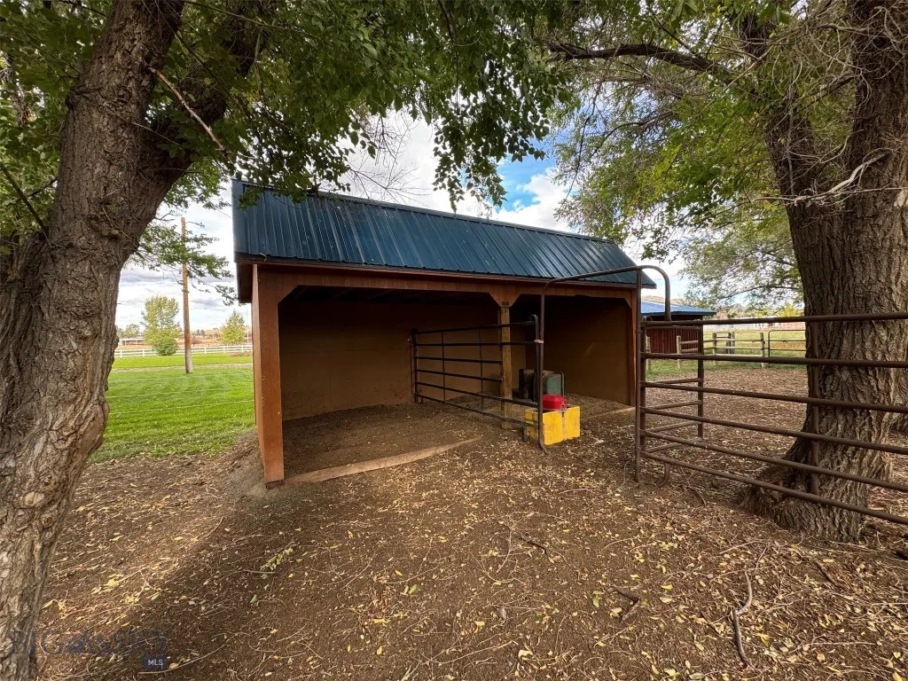 76 First Road, Whitehall, Montana 59759, Whitehall, Montana 59759, 5 Bedrooms Bedrooms, ,2 BathroomsBathrooms,Residential,For Sale,76 First Road, Whitehall, Montana 59759,0,406065
