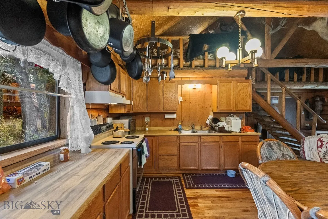 572 Upper Cottonwood Road, Wilsall, Montana 59086, Wilsall, Montana 59086, 5 Bedrooms Bedrooms, ,1 BathroomBathrooms,Residential,For Sale,572 Upper Cottonwood Road, Wilsall, Montana 59086,0,406203