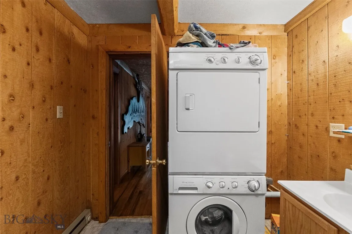 572 Upper Cottonwood Road, Wilsall, Montana 59086, Wilsall, Montana 59086, 5 Bedrooms Bedrooms, ,1 BathroomBathrooms,Residential,For Sale,572 Upper Cottonwood Road, Wilsall, Montana 59086,0,406203