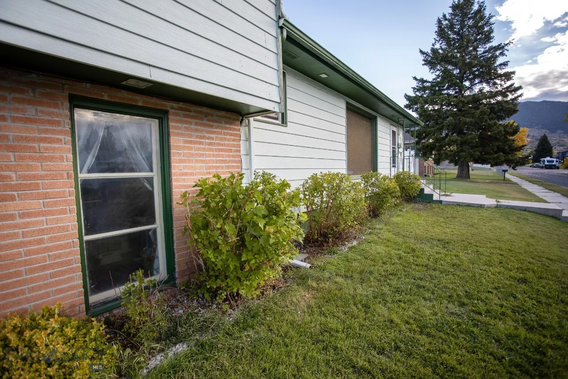 2925 Bayard, Butte, Montana 59701, Butte, Montana 59701, 4 Bedrooms Bedrooms, ,3 BathroomsBathrooms,Residential,For Sale,2925 Bayard, Butte, Montana 59701,0,406188