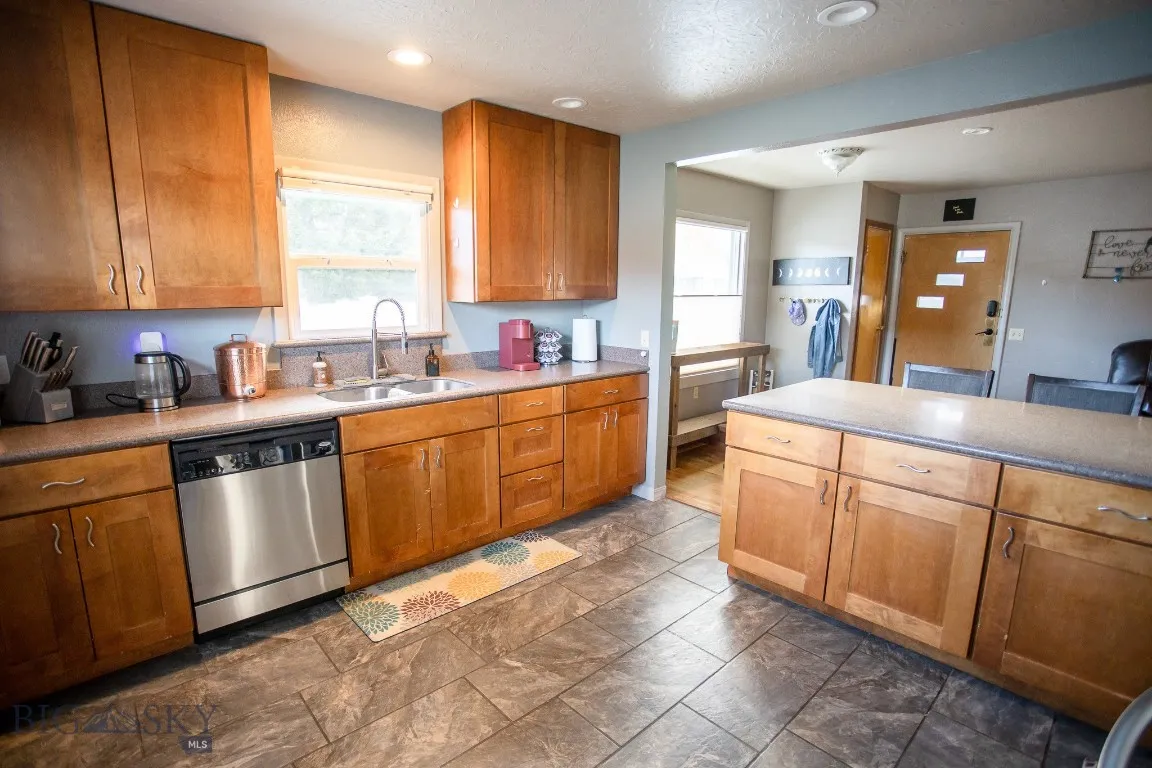 2925 Bayard, Butte, Montana 59701, Butte, Montana 59701, 4 Bedrooms Bedrooms, ,3 BathroomsBathrooms,Residential,For Sale,2925 Bayard, Butte, Montana 59701,0,406188