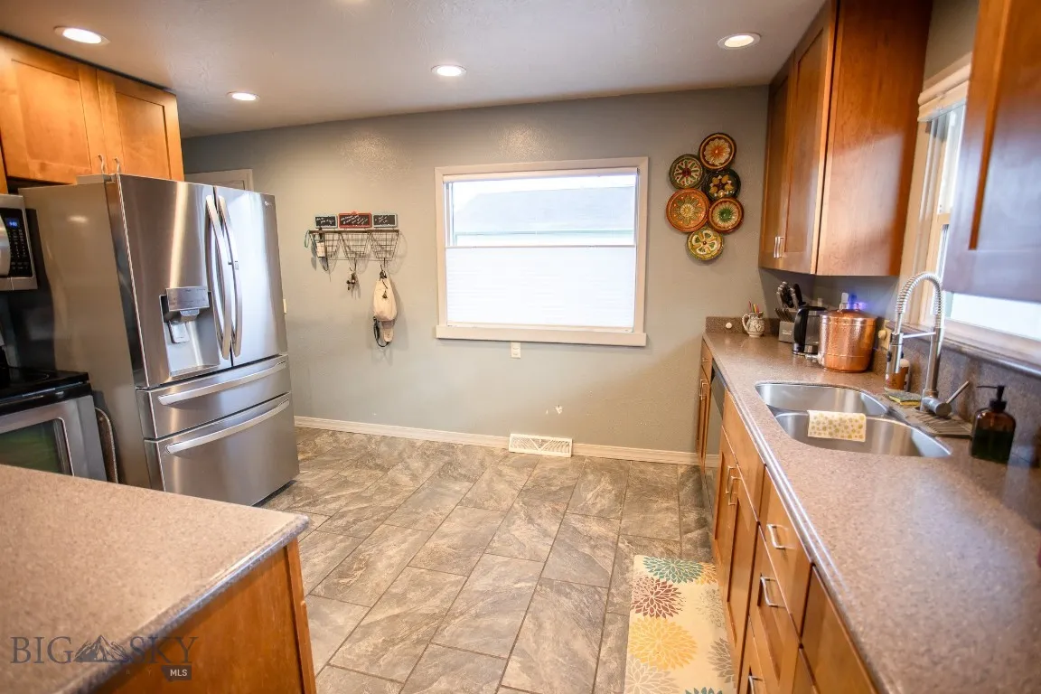 2925 Bayard, Butte, Montana 59701, Butte, Montana 59701, 4 Bedrooms Bedrooms, ,3 BathroomsBathrooms,Residential,For Sale,2925 Bayard, Butte, Montana 59701,0,406188