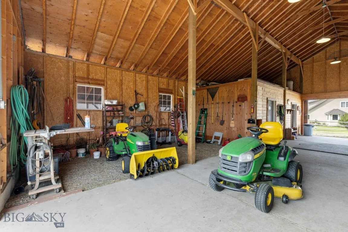 11400 Gooch Hill Road, Gallatin Gateway, Montana 5, Gallatin Gateway, Montana 59730, 3 Bedrooms Bedrooms, ,2 BathroomsBathrooms,Residential,For Sale,11400 Gooch Hill Road, Gallatin Gateway, Montana 5,0,405487