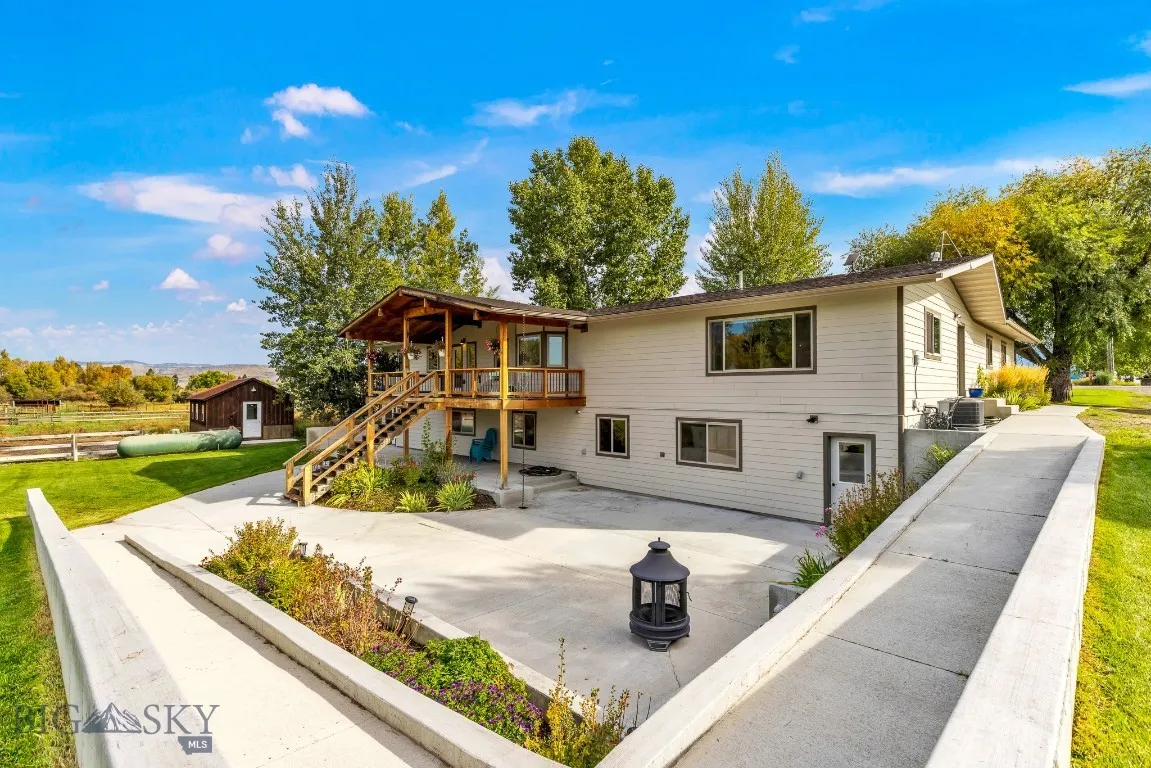 Surround perennial landscape beds