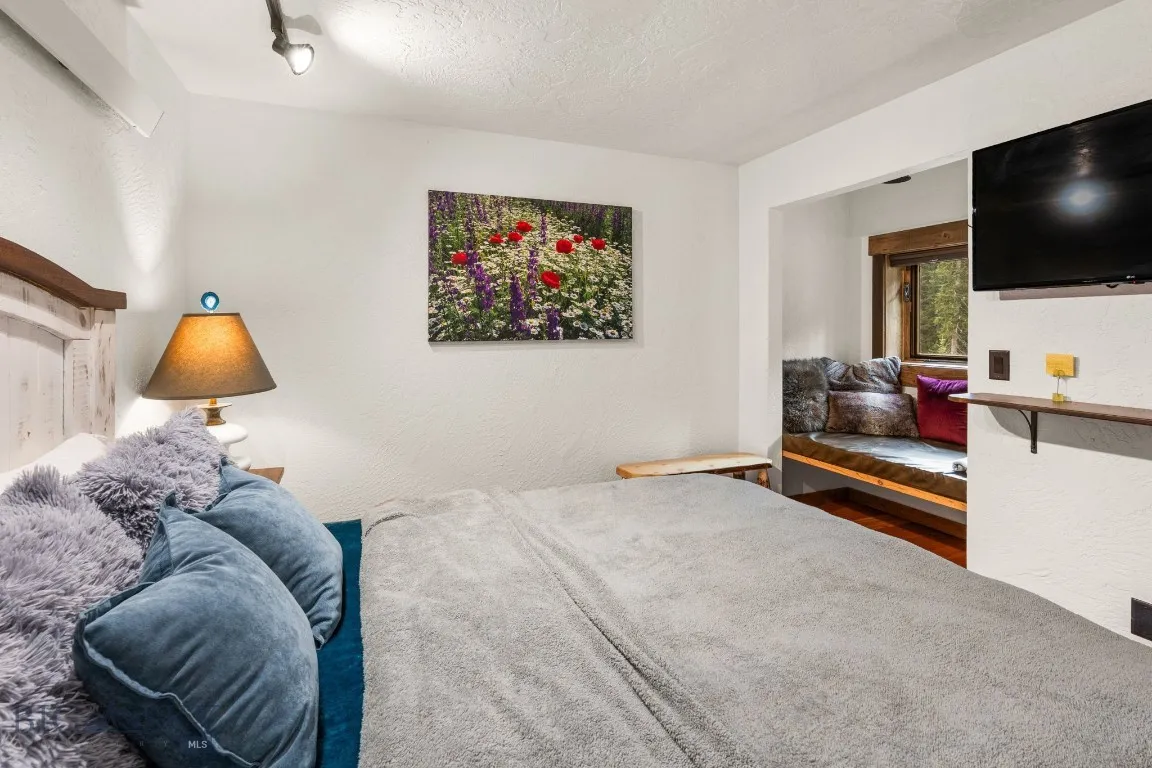 708 Us Highway 212 W, Cooke City, Montana 59020, Cooke City, Montana 59020, ,Residential Income,For Sale,708 Us Highway 212 W, Cooke City, Montana 59020,0,406244