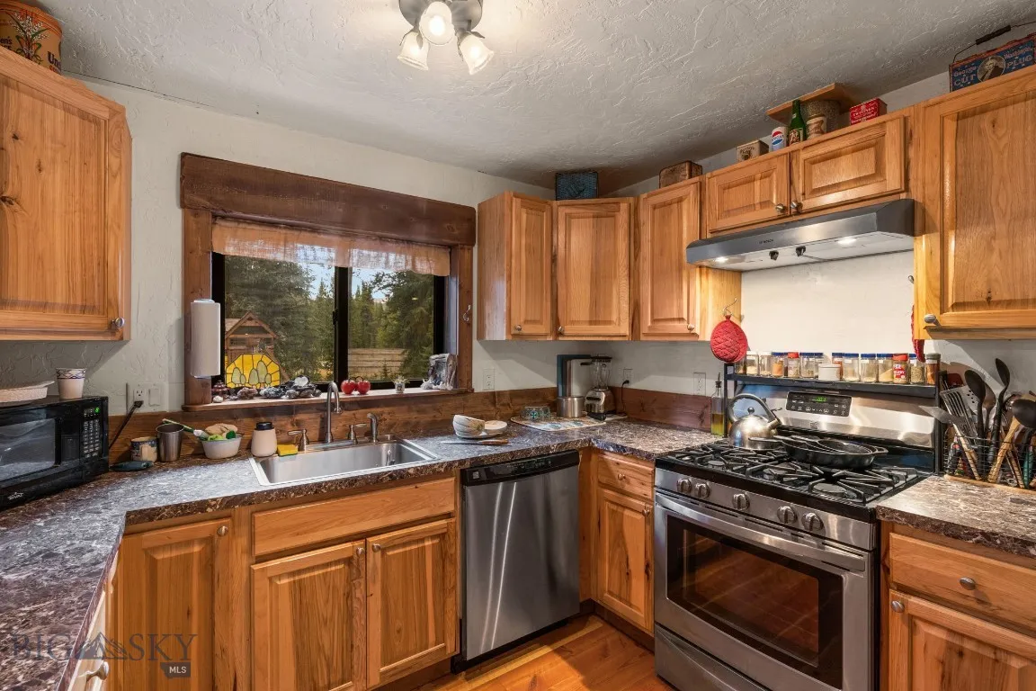 708 Us Highway 212 W, Cooke City, Montana 59020, Cooke City, Montana 59020, ,Residential Income,For Sale,708 Us Highway 212 W, Cooke City, Montana 59020,0,406244