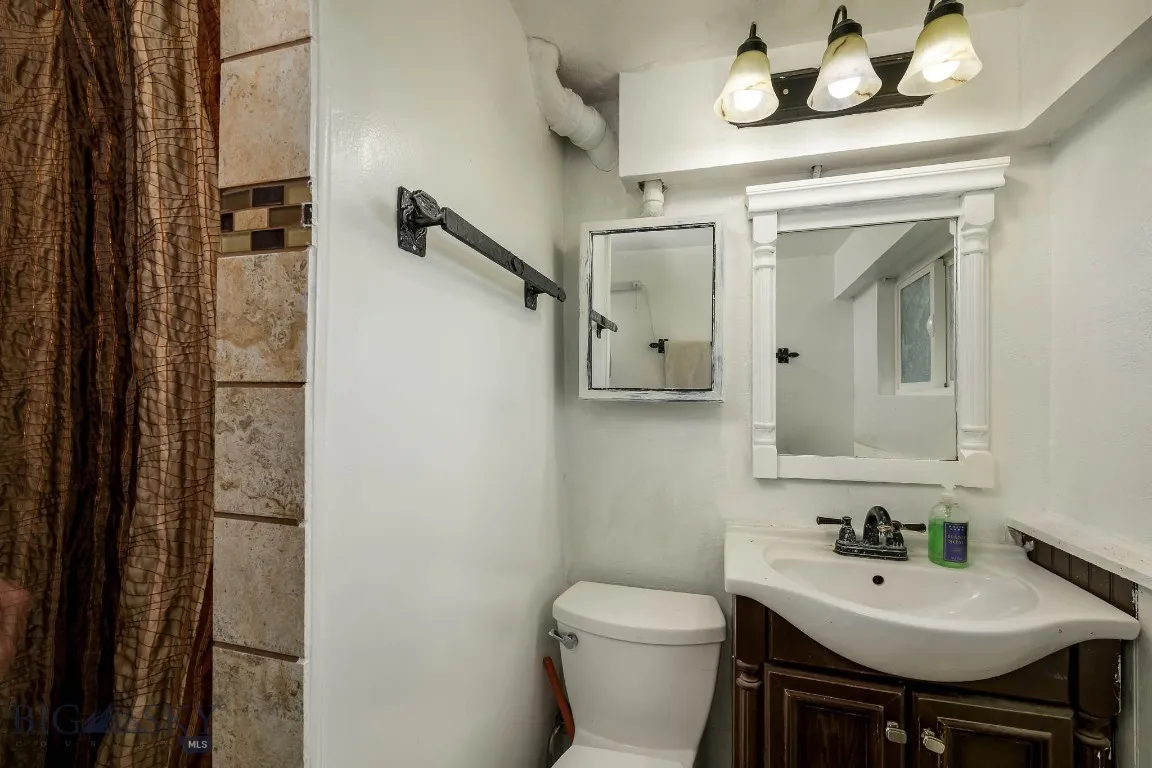 Billings, Montana 59105, 4 Bedrooms Bedrooms, ,2 BathroomsBathrooms,Residential,For Sale,0,406197