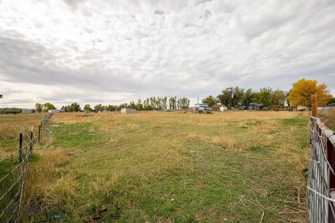 Billings, Montana 59105, 4 Bedrooms Bedrooms, ,2 BathroomsBathrooms,Residential,For Sale,0,406197