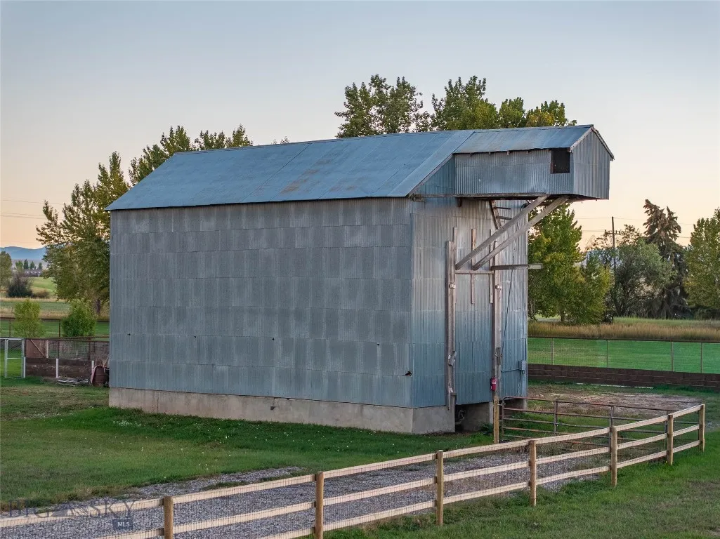 4533 Linney Road 4565 + 4455, Bozeman, Montana 597, Bozeman, Montana 59718, 3 Bedrooms Bedrooms, ,2 BathroomsBathrooms,Residential,For Sale,4533 Linney Road 4565 + 4455, Bozeman, Montana 597,0,405683