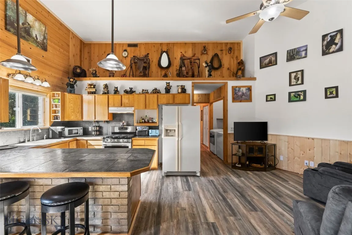 1801 Sun Avenue, Livingston, Montana 59047, Livingston, Montana 59047, 3 Bedrooms Bedrooms, ,1 BathroomBathrooms,Residential,For Sale,1801 Sun Avenue, Livingston, Montana 59047,0,406178