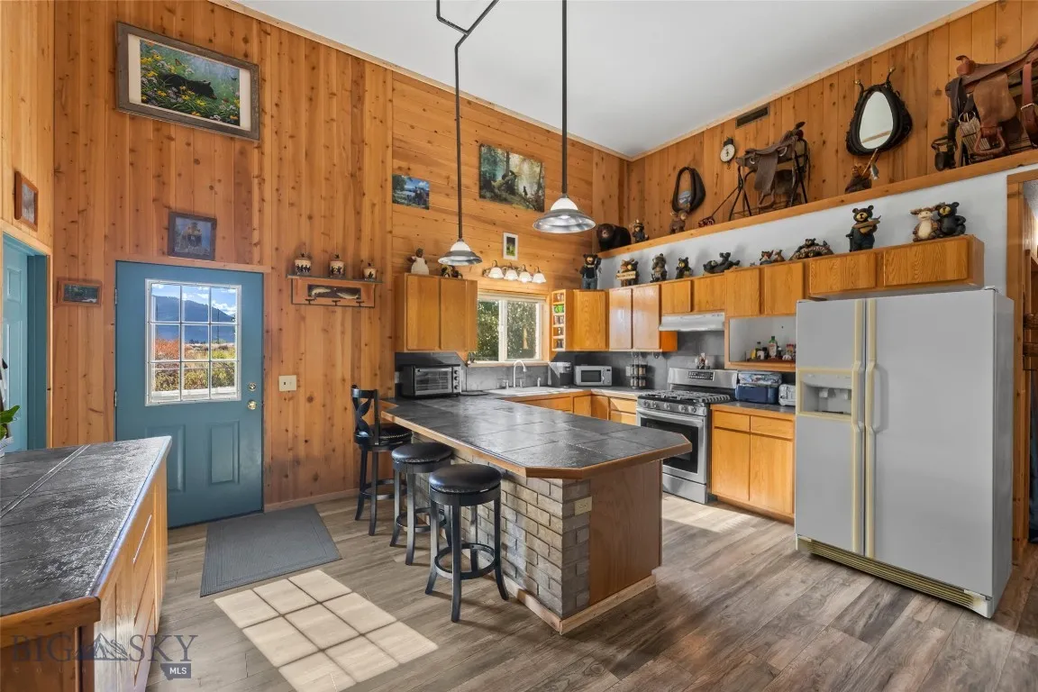 1801 Sun Avenue, Livingston, Montana 59047, Livingston, Montana 59047, 3 Bedrooms Bedrooms, ,1 BathroomBathrooms,Residential,For Sale,1801 Sun Avenue, Livingston, Montana 59047,0,406178