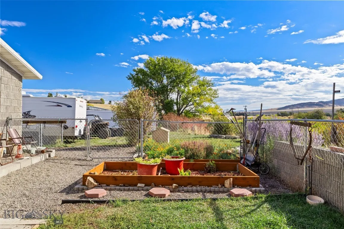 1801 Sun Avenue, Livingston, Montana 59047, Livingston, Montana 59047, ,Commercial Sale,For Sale,1801 Sun Avenue, Livingston, Montana 59047,0,406291