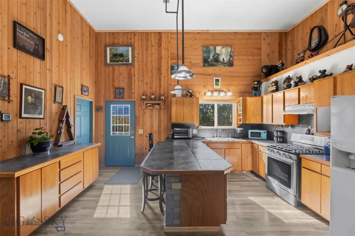 1801 Sun Avenue, Livingston, Montana 59047, Livingston, Montana 59047, ,Commercial Sale,For Sale,1801 Sun Avenue, Livingston, Montana 59047,0,406291
