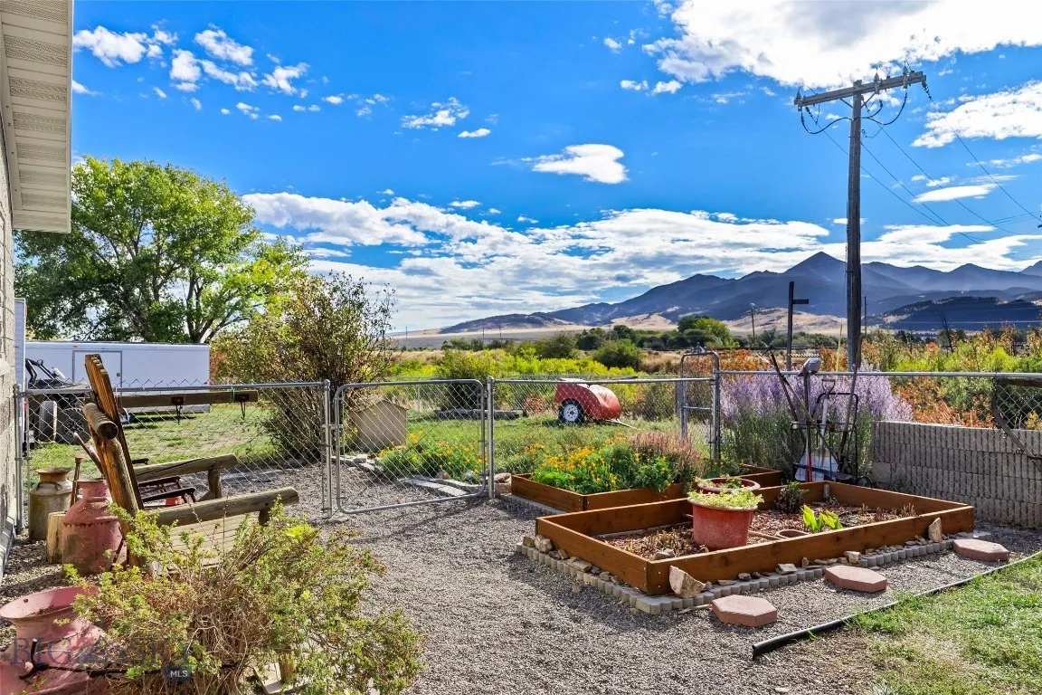 1801 Sun Avenue, Livingston, Montana 59047, Livingston, Montana 59047, ,Commercial Sale,For Sale,1801 Sun Avenue, Livingston, Montana 59047,0,406291