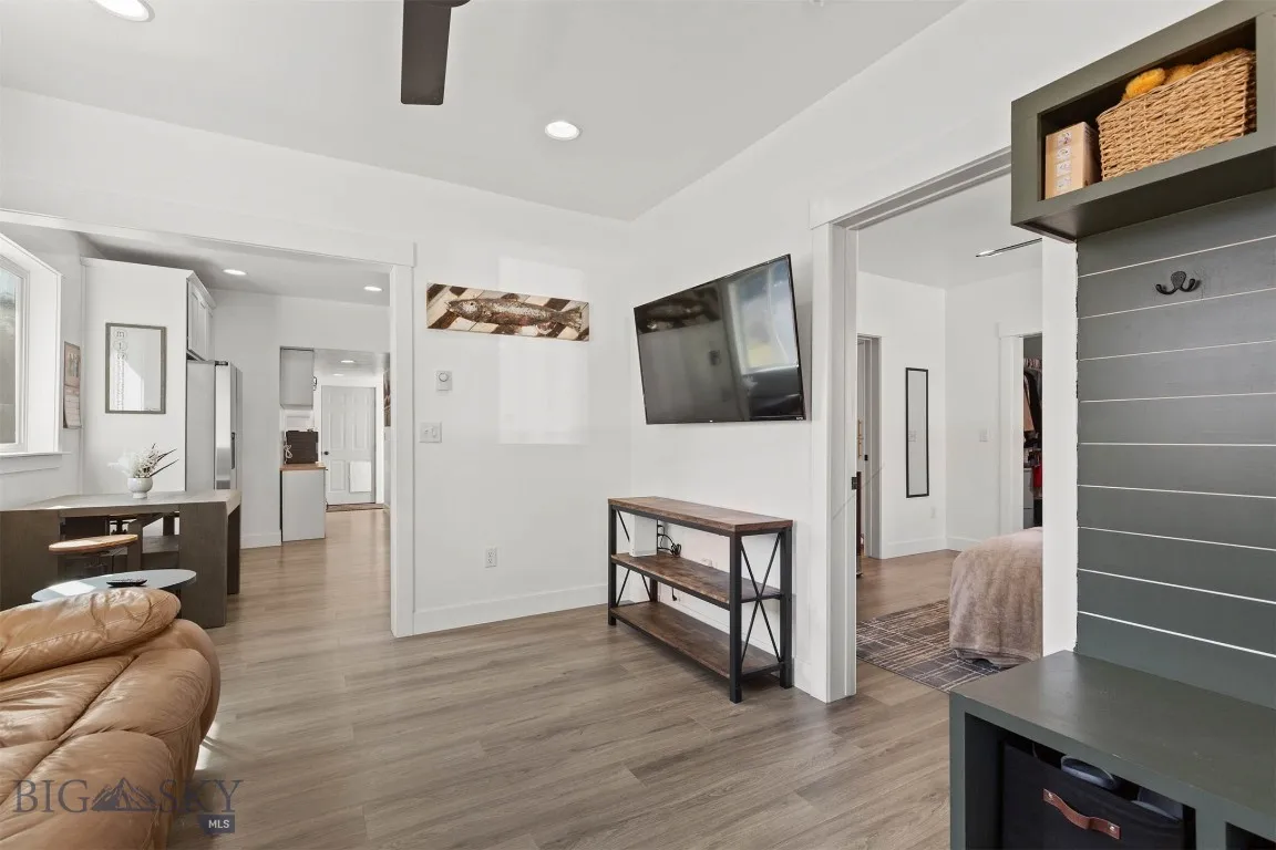 Entry to Living Room and kitchen area