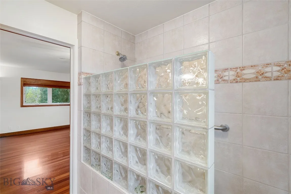 glass block, walk-in shower